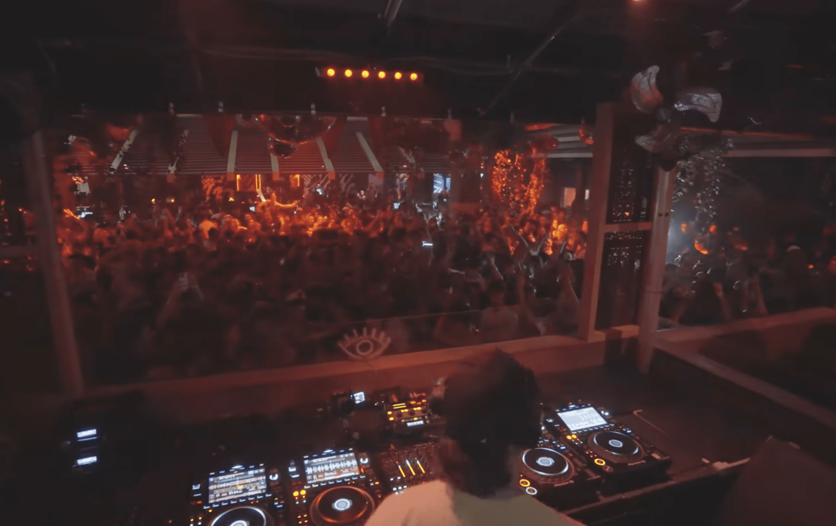 ACRAZE Dj Set at Club Space‬